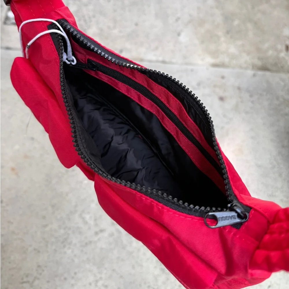 BAGGU: Cargo Shoulder Bag - Candy Apple Red - Picture 4 of 9